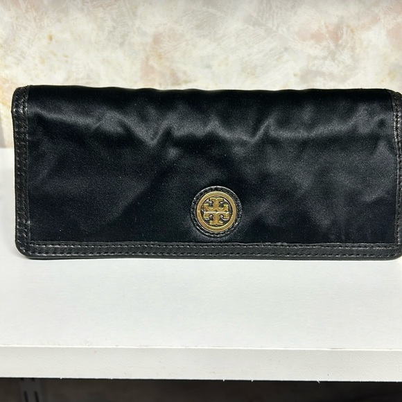 Tory Burch Handbags - Tory Burch mini bag organizer
